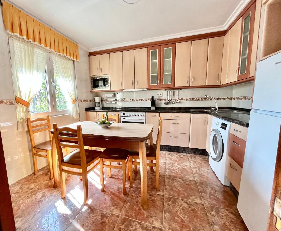 La Casa De La Buganvilla Gijón Eksteriør billede