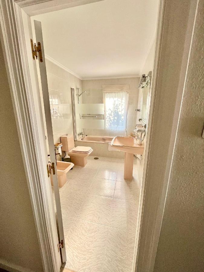 La Casa De La Buganvilla Gijón Eksteriør billede