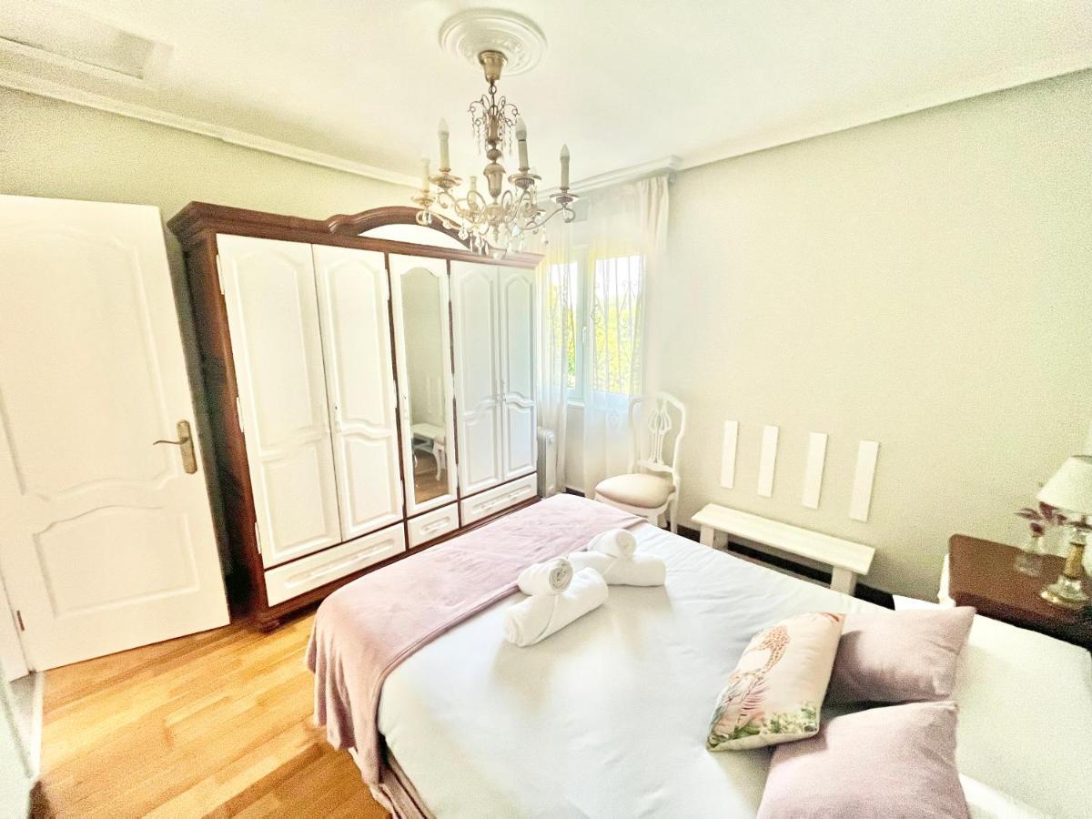 La Casa De La Buganvilla Gijón Eksteriør billede